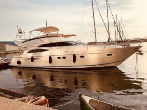 bareboat yacht charter tasmania